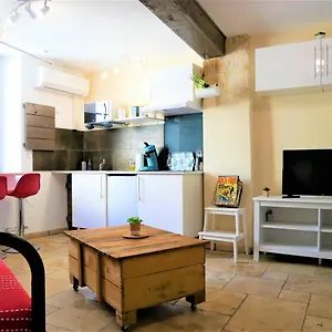 Le Travertin , Aviñón Francia