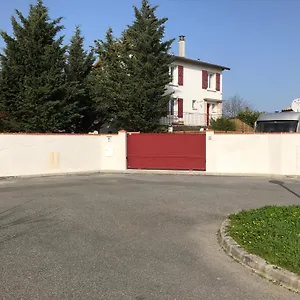 Maison d'hôtes La Libellule 5 2 Sdb 2 Wc Grand Jardin Et Parking Prive, Toulouse